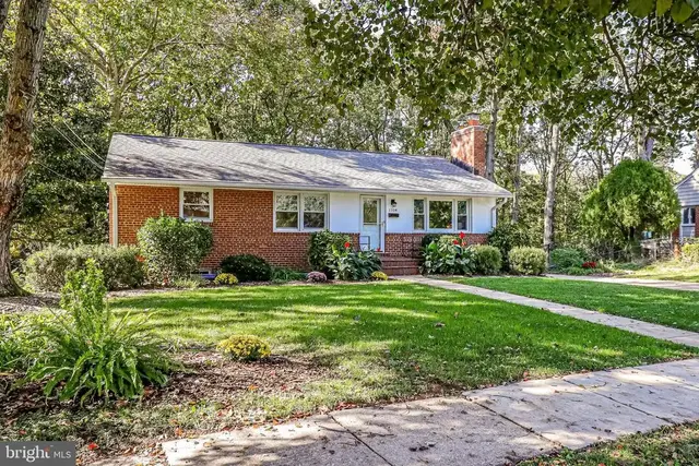1108 Archer Ct, Alexandria