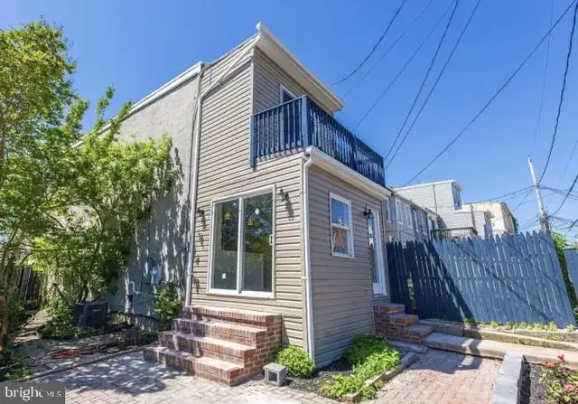 802 Mangold St, Baltimore