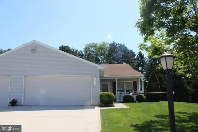 1377 Village Dr #17, Spring Grove