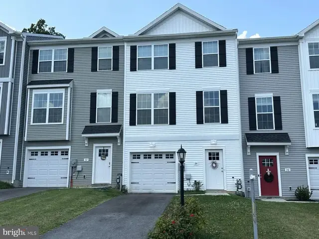 34 Overlook Dr, Hanover