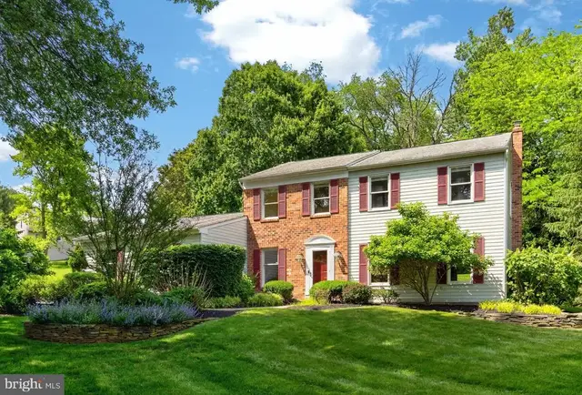 217 Shropshire Dr, West Chester