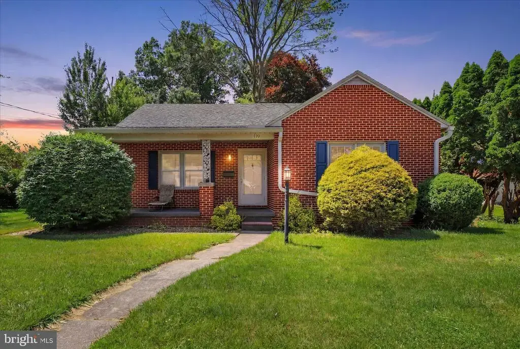 439 S 8th St, CHAMBERSBURG