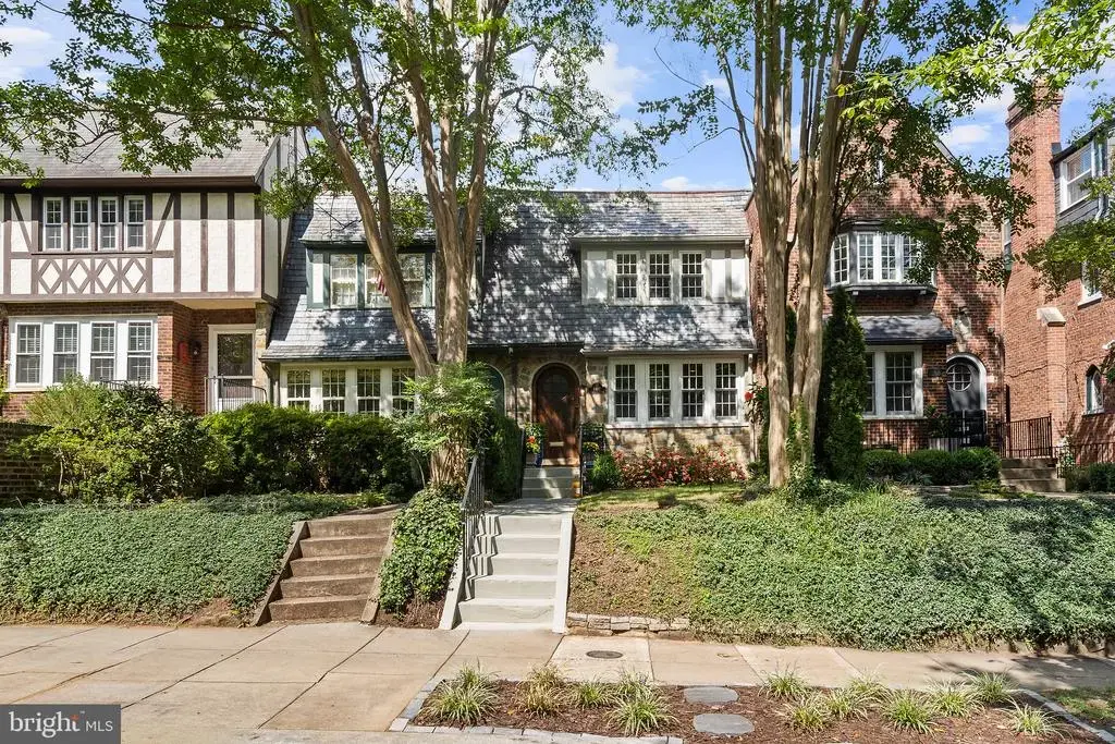 4407 Greenwich Pkwy Nw, WASHINGTON