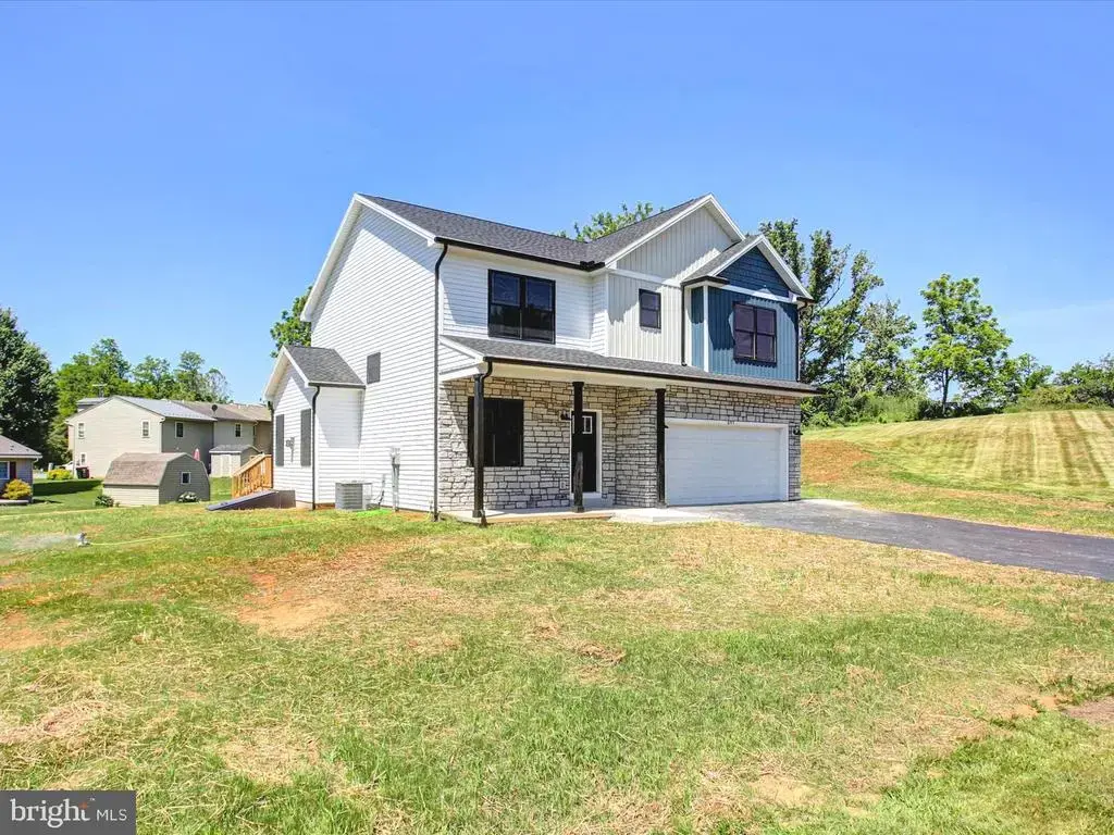 695 Karvois Court, CHAMBERSBURG