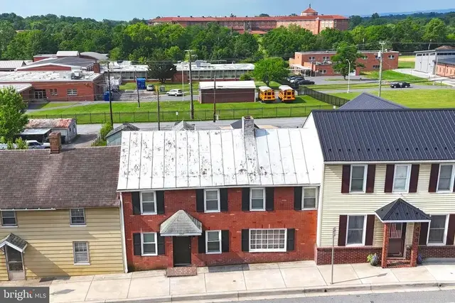 324 E Main St, Emmitsburg
