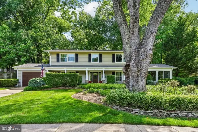 5104 Southampton Dr, Annandale