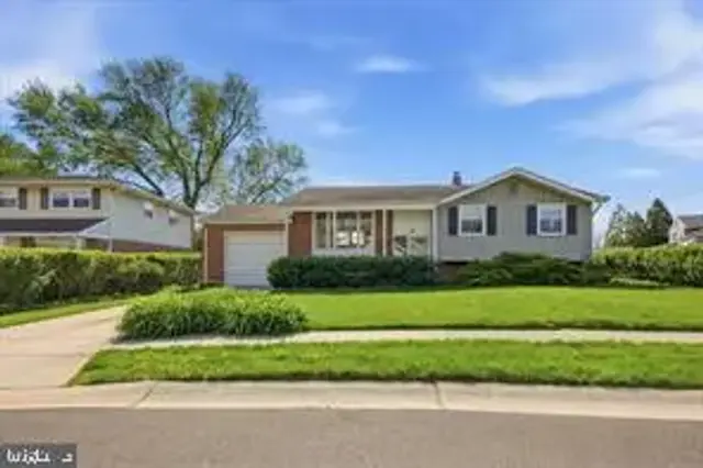 117 Larkspur, Newark