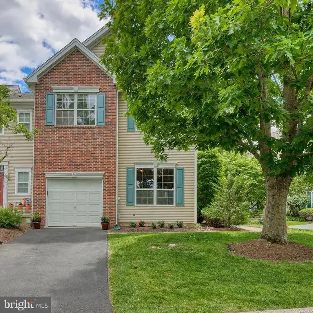28 Tankard Ln, WASHINGTON CROSSING