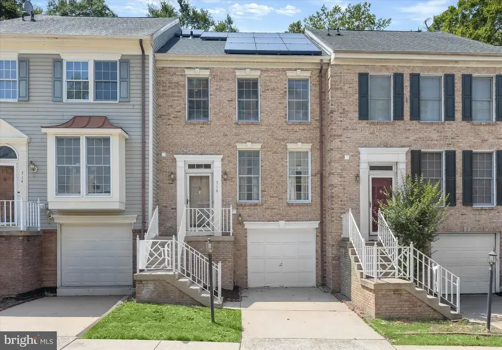 716 Streamside Dr, BOWIE