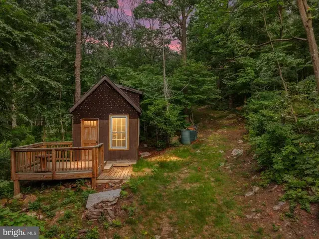 1280 Bobcat Trl, Winchester