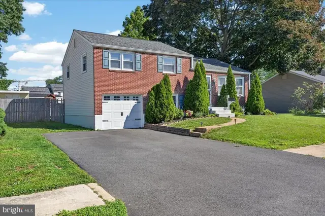 11 Whitehall Cir, Wilmington