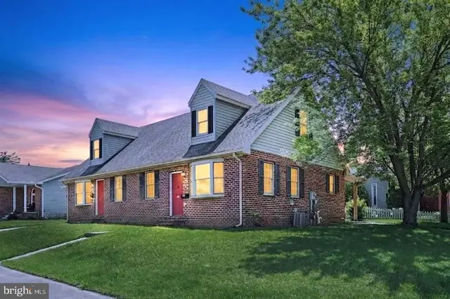 439 Grant Dr, Hanover