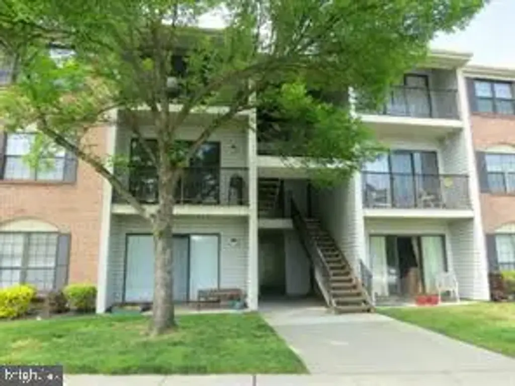 48 Rickard Ct, LAWRENCE