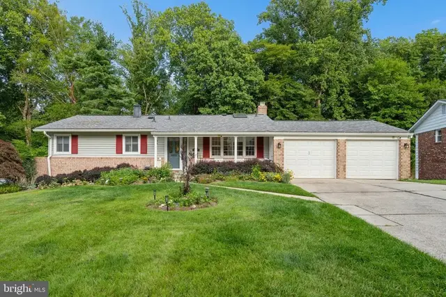 14007 Manorvale Rd, Rockville
