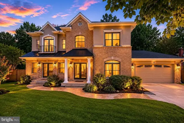 13 Trailridge Ct, Potomac