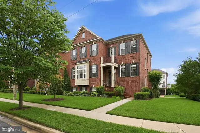 164 Crown Farm Dr, Gaithersburg