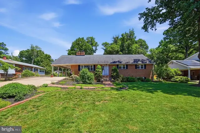 8523 Springman St, Alexandria
