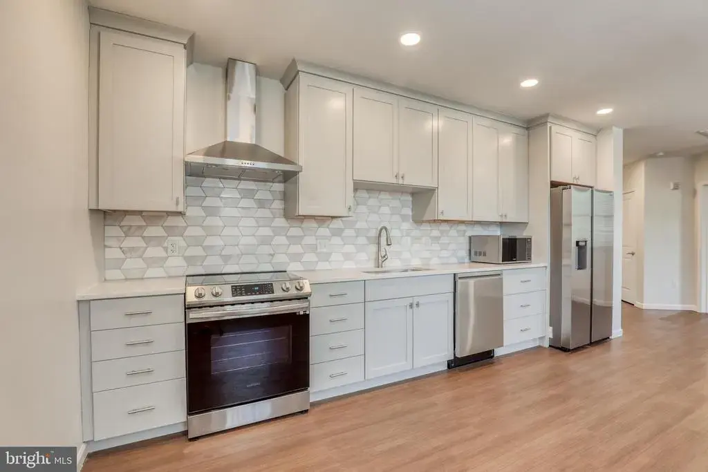 210 E Boscawen St #200, WINCHESTER