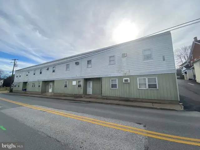 147 W Main St, Windsor