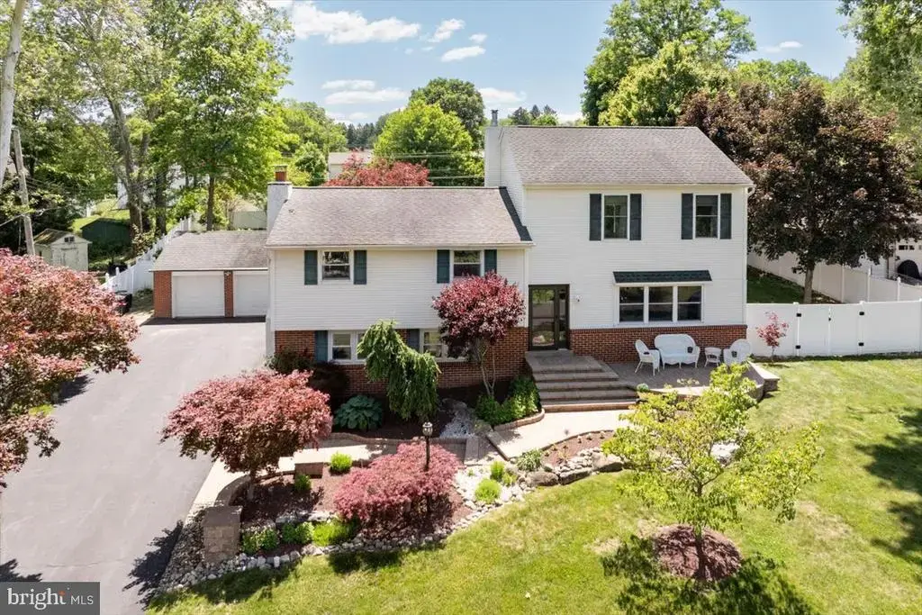51 Martin Dr, HOLLAND