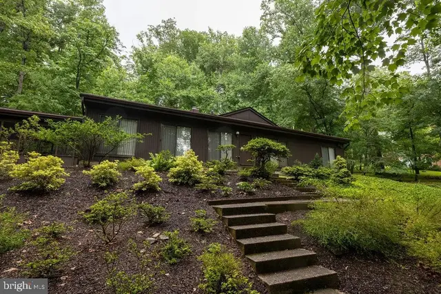 13 Bridlewood Ct, Owings Mills