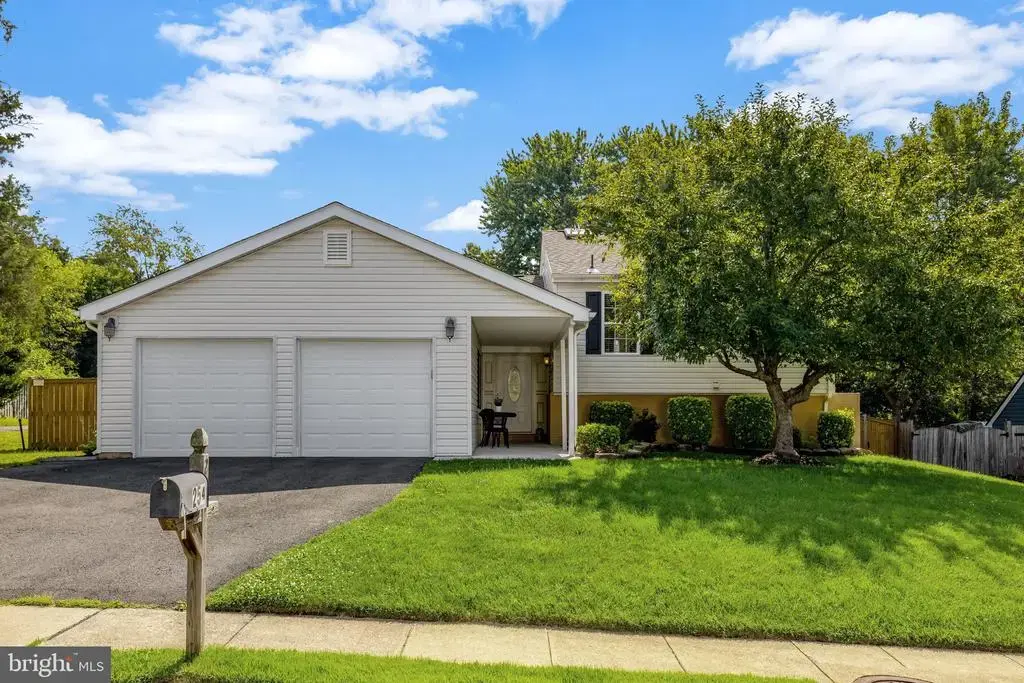 254 E Juniper Ave E, STERLING