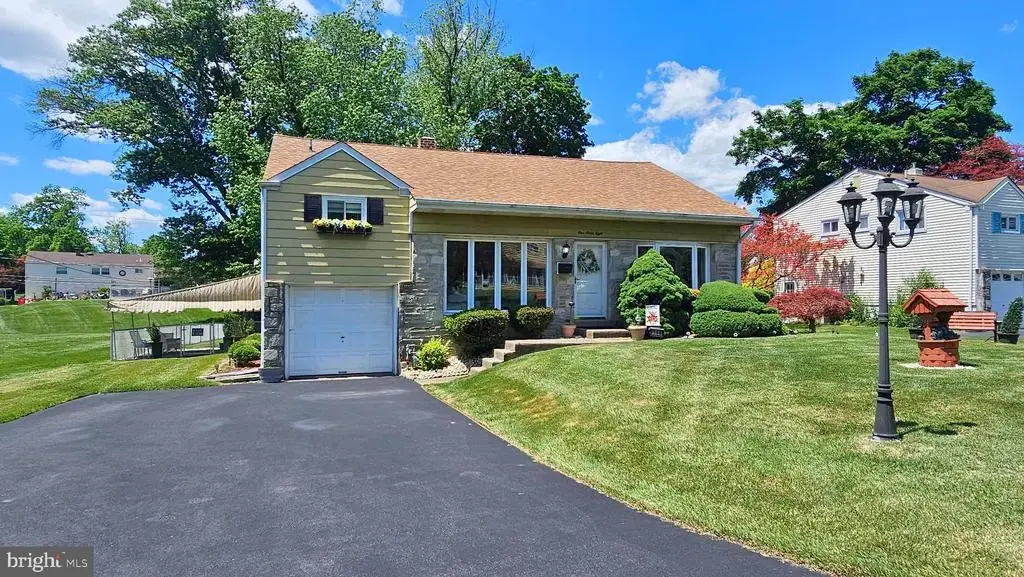 168 Colonial Dr, WARMINSTER