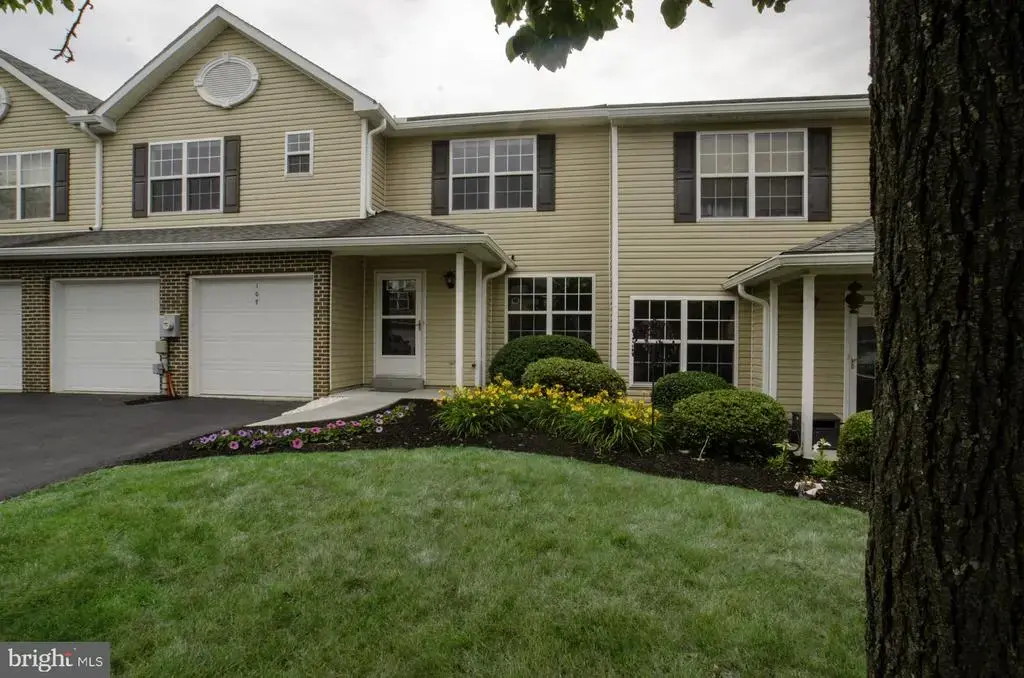 107 Peregrine Ln, HUMMELSTOWN