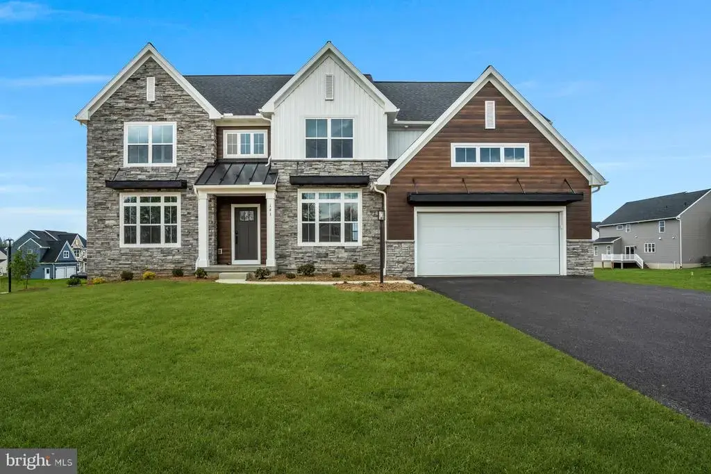 139 Berkshire Dr, CARLISLE
