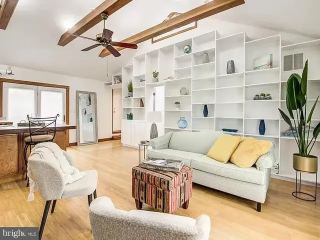 1121 Tyler Ave #1a, Annapolis