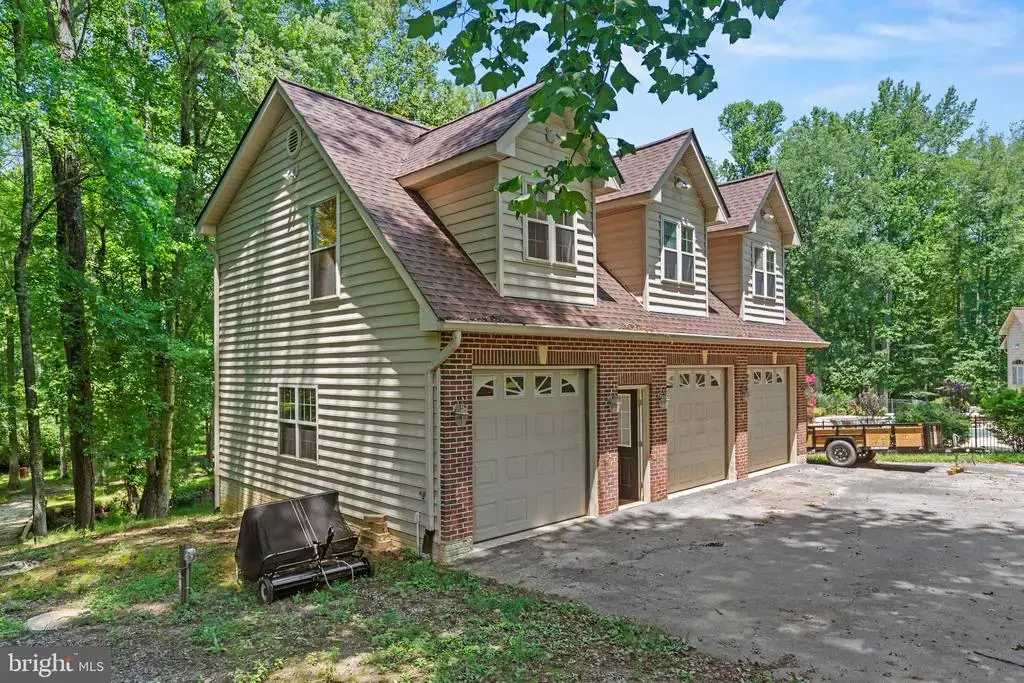 9175 Dubois Rd, CHARLOTTE HALL