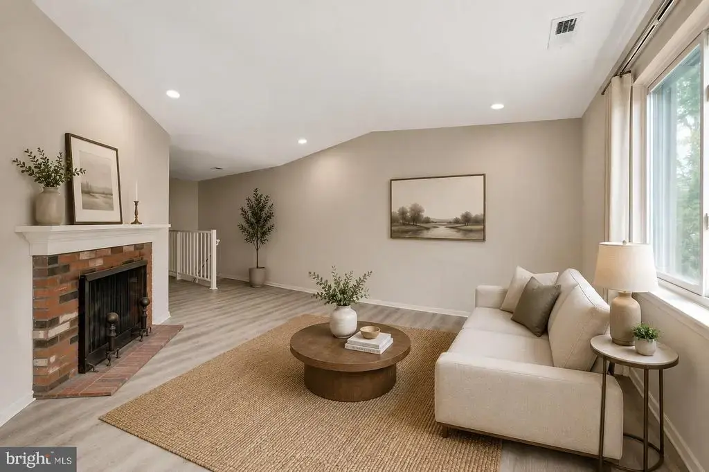 306-b Mulberry Cv, MOUNT LAUREL