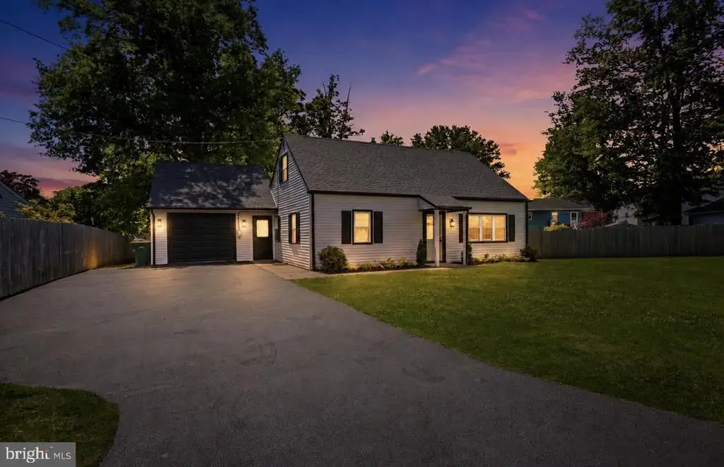 340 W Broad St, HATFIELD
