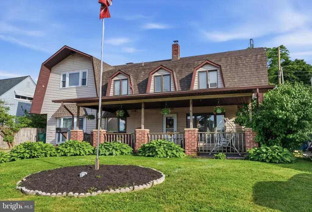 12 Idolstone Rd, LEVITTOWN