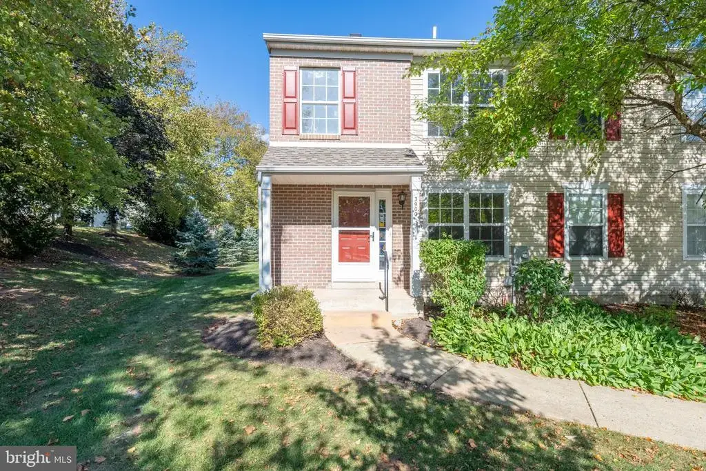 3900 Captain Molly Cir, DOYLESTOWN