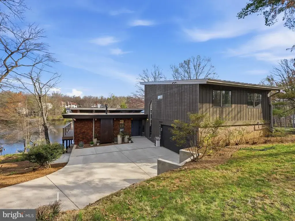 11216 S Shore Rd, RESTON