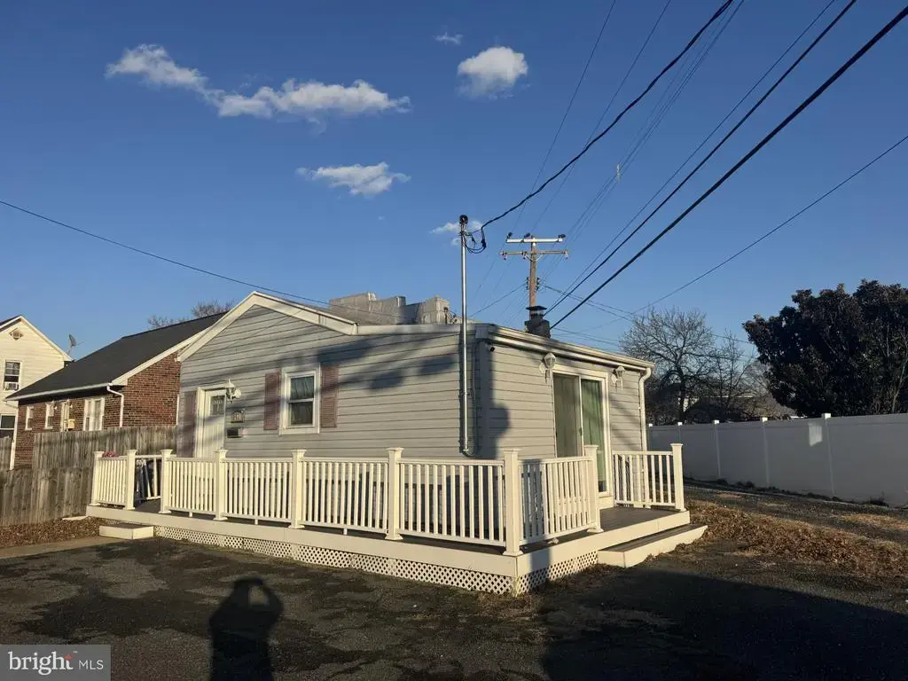 201 Mace Ave, ESSEX
