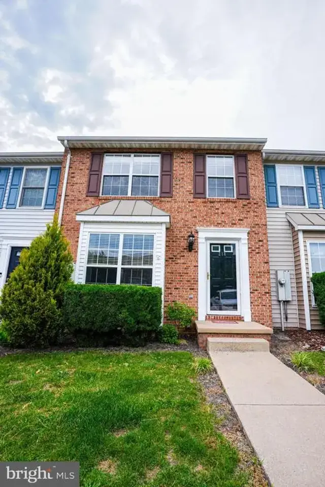 218 Stratford Dr, Winchester