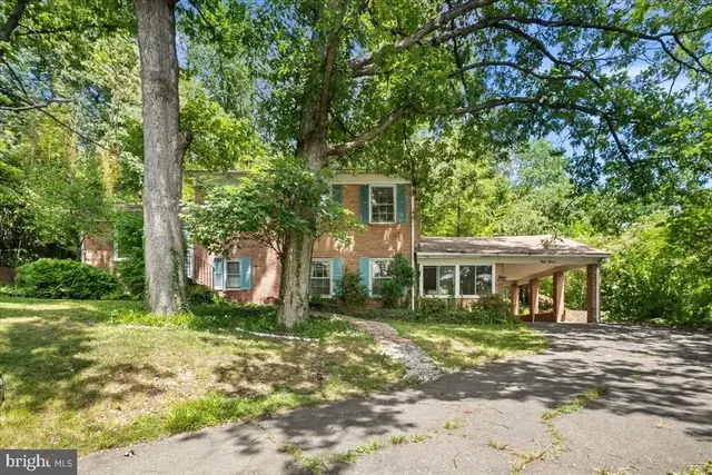 3013 S Hill St, Arlington