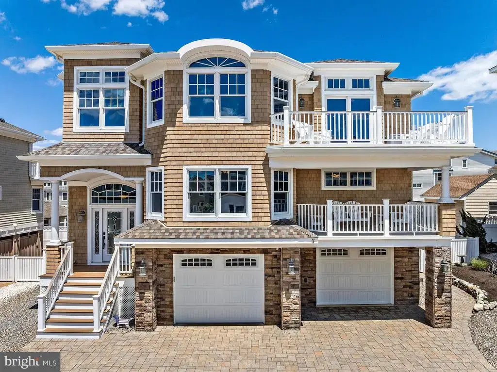 23 E 42nd St, LONG BEACH TOWNSHIP