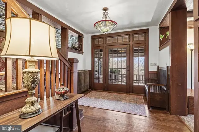29 Hayward Hts, Glen Rock
