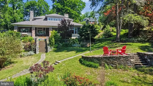 29 Hayward Hts, Glen Rock