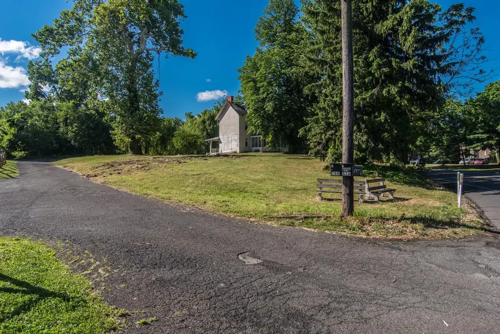 169 State Rd, BENSALEM