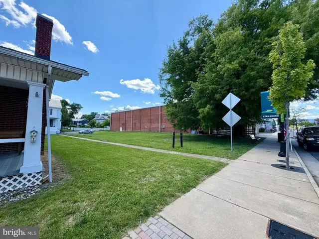W King St, Strasburg