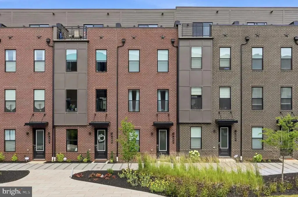 153 Locke St, BALTIMORE