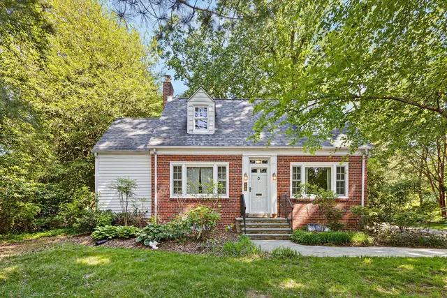 112 W Park Pl, Newark