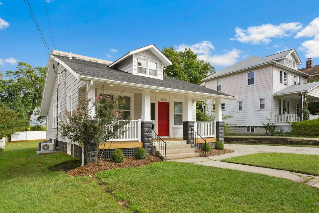 6011 44th Ave, HYATTSVILLE