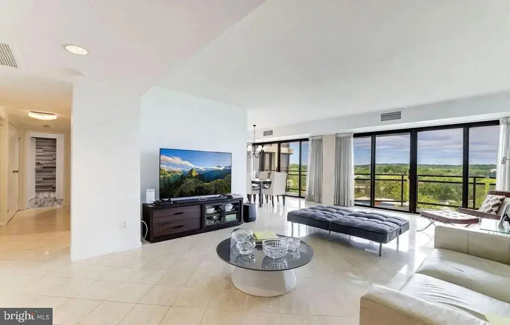 1530 Key Blvd #906, ARLINGTON