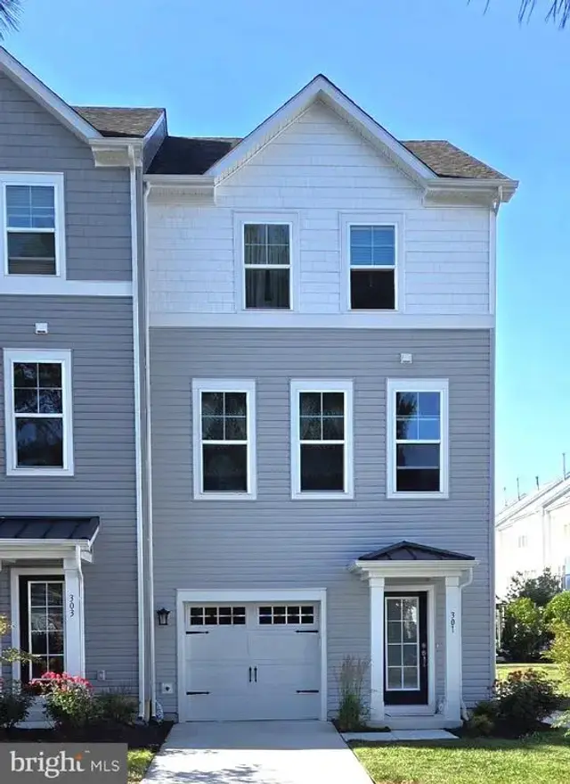 301 Shipyard Dr #59, Cambridge