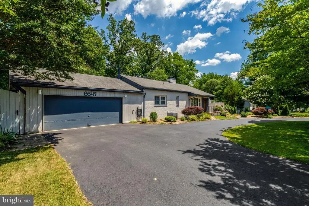 6616 Braddock, ANNANDALE